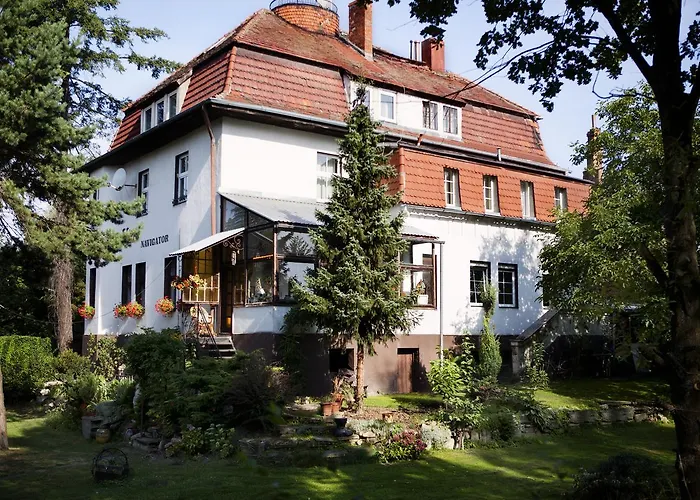 Villa Navigator